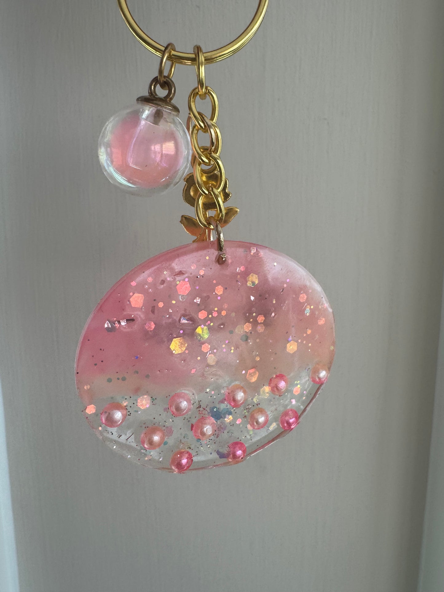 ✨ Personalized Glitter Resin Keycharmy – Custom Name Keycharmy