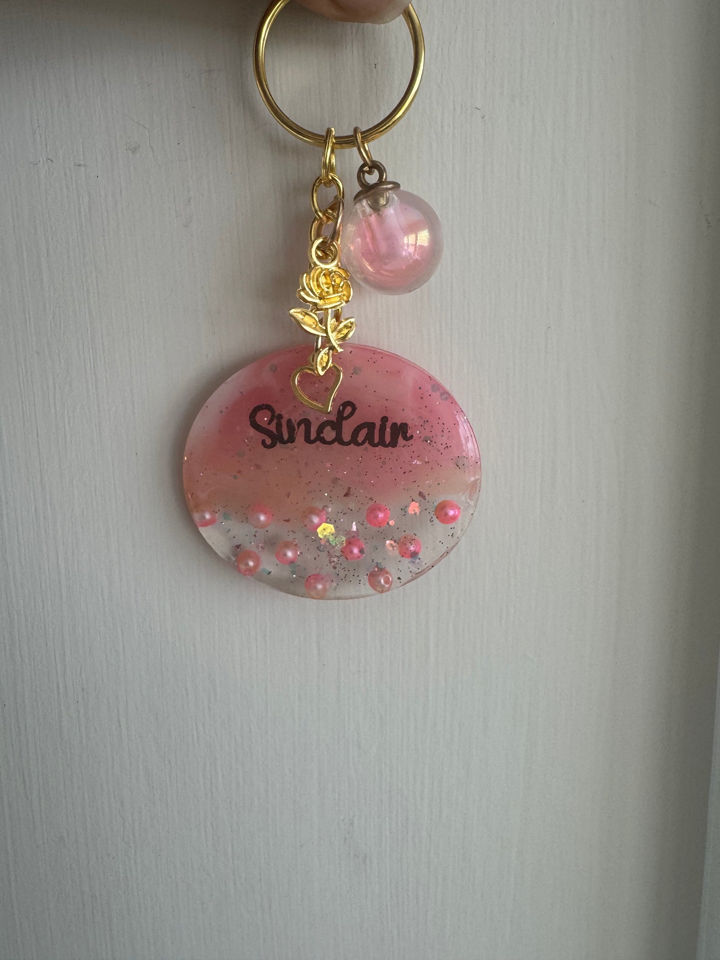 ✨ Personalized Glitter Resin Keycharmy – Custom Name Keycharmy